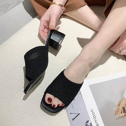 Sandalen und Hausschuhe mit mittlerem Absatz für Damen, Sommer, neue koreanische Ausgabe, Flying Weave, Oberbekleidung, modische Sandalen und Hausschuhe für Damen