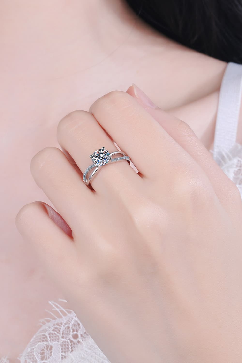 1 Carat Moissanite Crisscross Split Shank Ring - Jaazi Intl