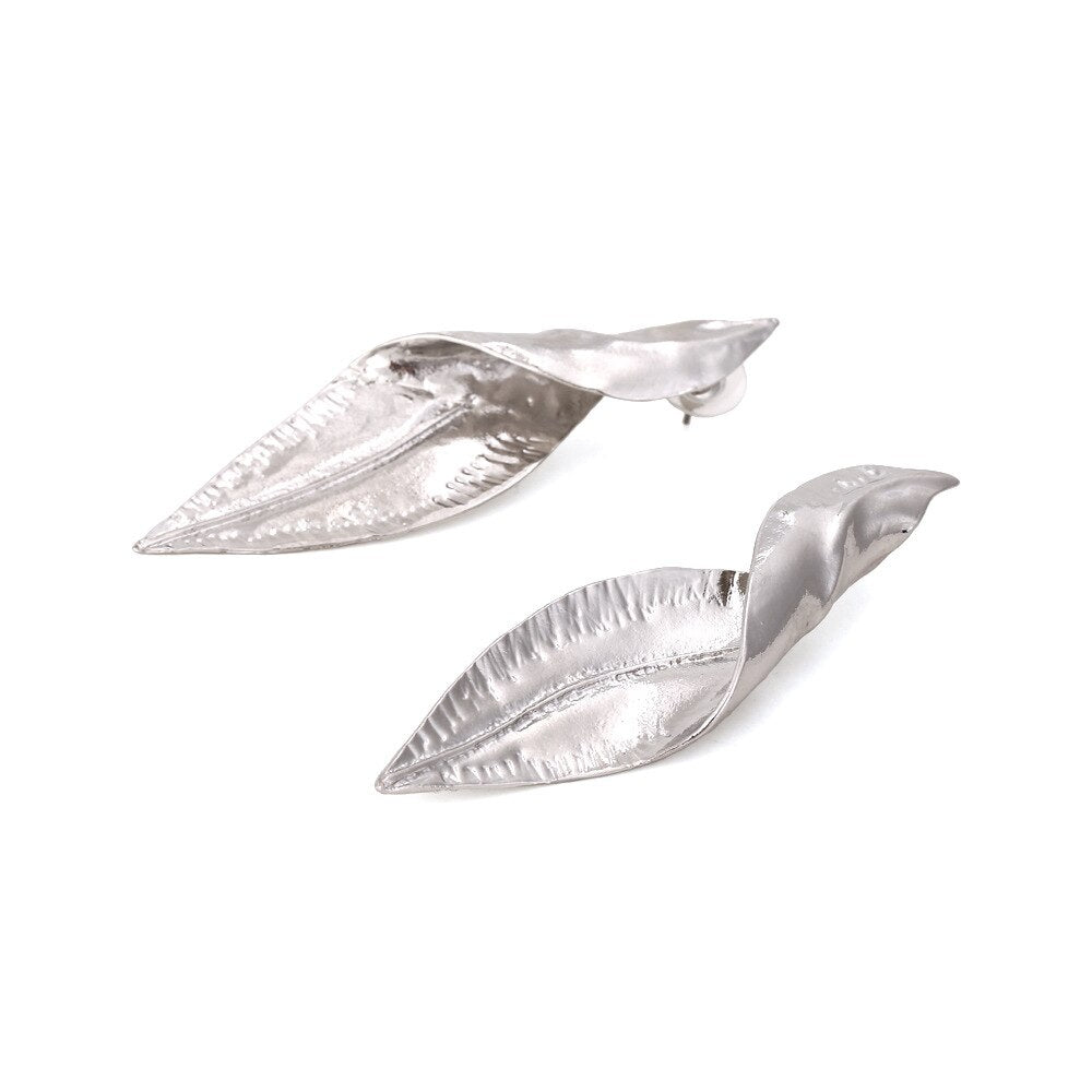 Boucles d'oreilles torsadées en forme de feuille de couleur or pour femmes, bijoux décontractés de fête