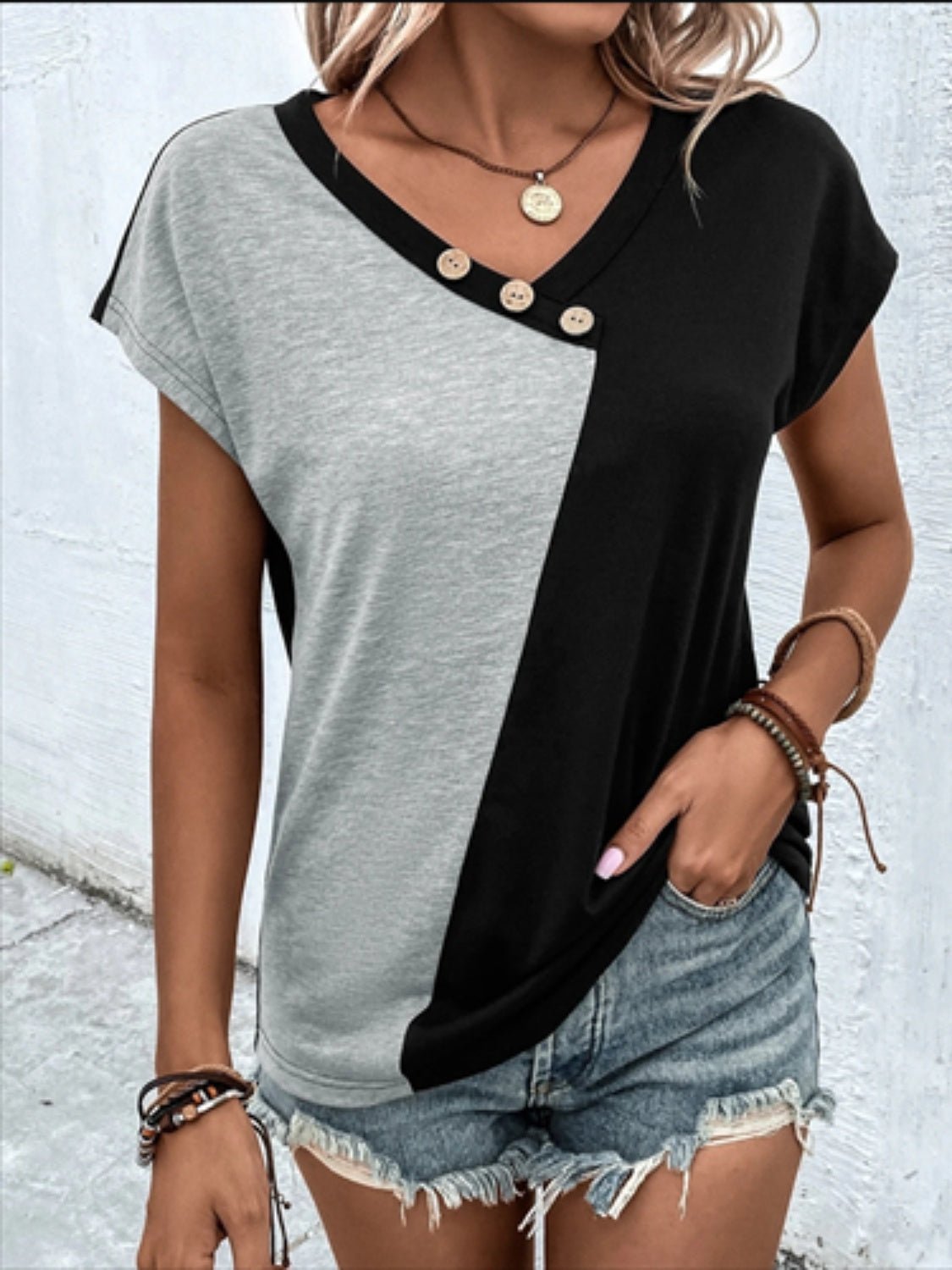 Contrast V - Neck Short Sleeve T-Shirt - Jaazi International