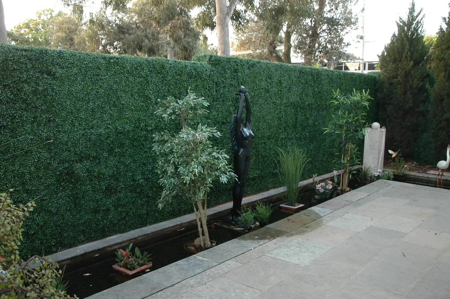 Dark Artificial Boxwood Wall 40" x 40" 11SQ FT - Jaazi Intl