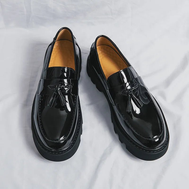 Fashion Pointed Toe Luxury Dress Shoes Men Loafers Patent Leather Tassel Black Men Formal Mariage Wedding Shoes Thick bottom