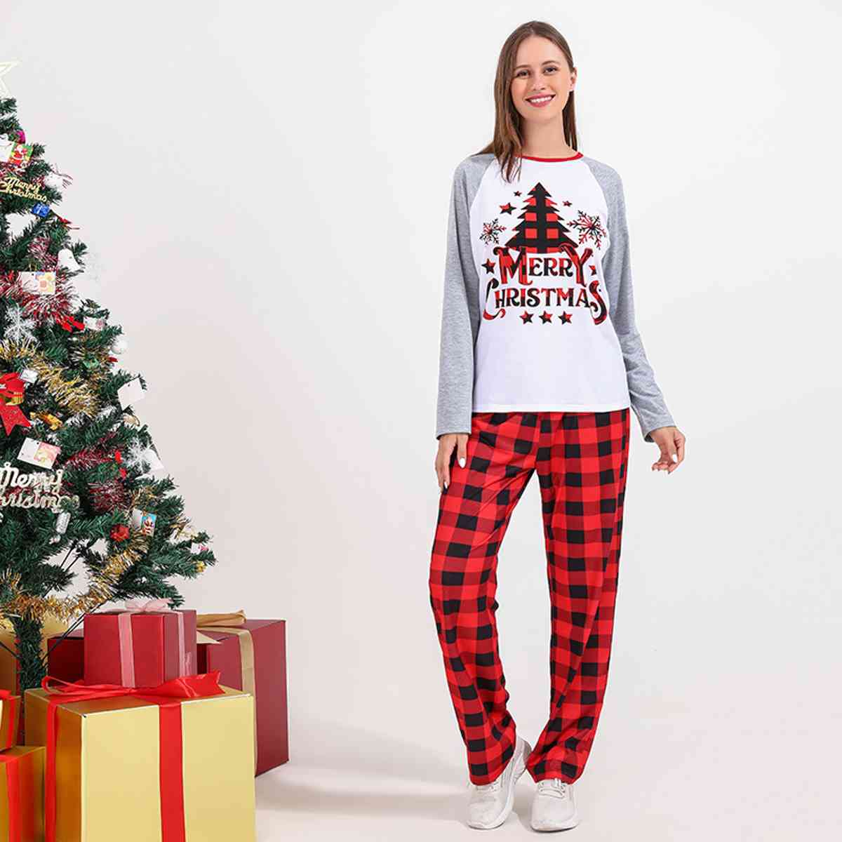 Women MERRY CHRISTMAS Graphic Top and Plaid Pants Set - Jaazi Intl