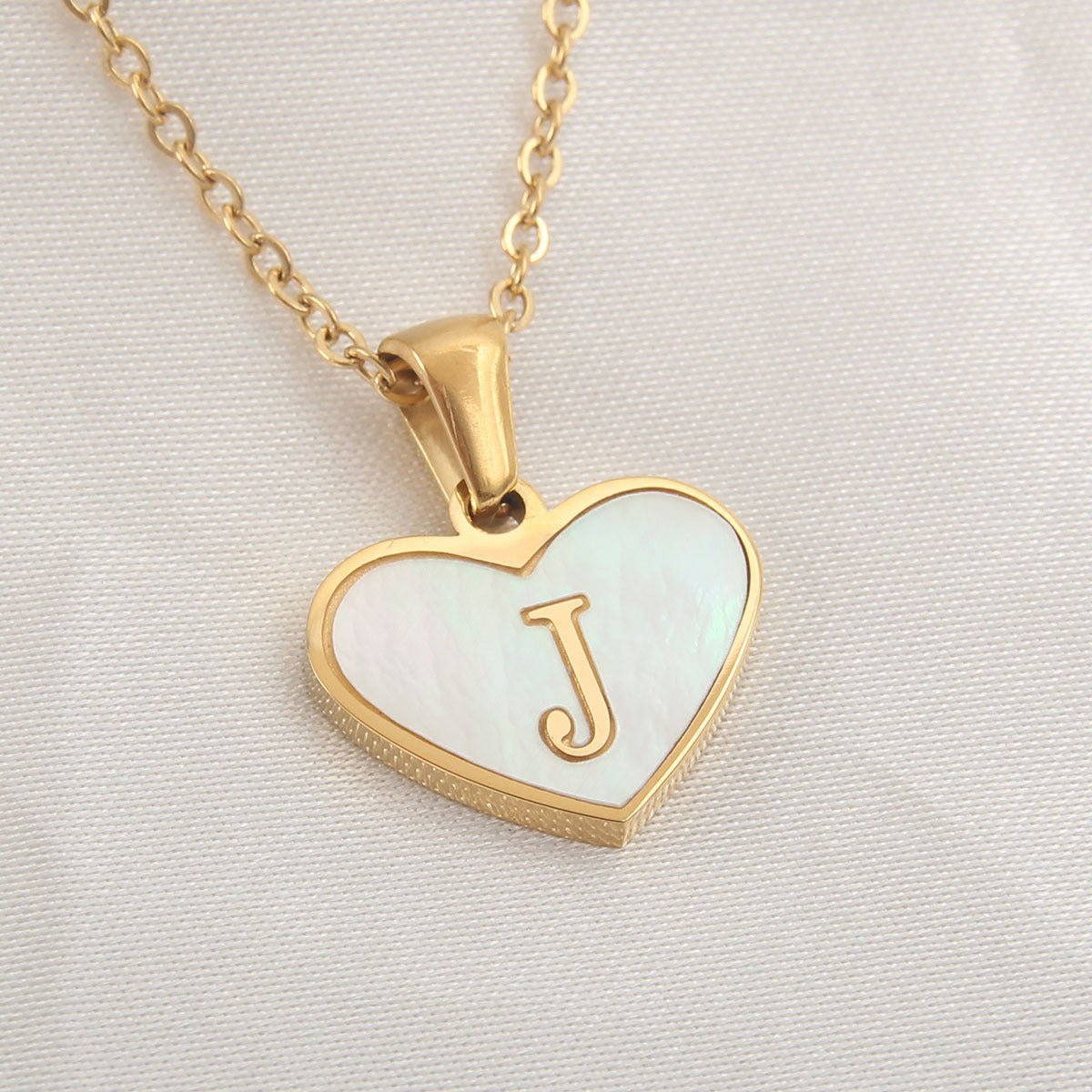 26 Letter Heart-shaped Necklace White Shell Love Clavicle Chain Fashion Personalized Necklace For Women Jewelry Valentine's Day - Jaazi Intl