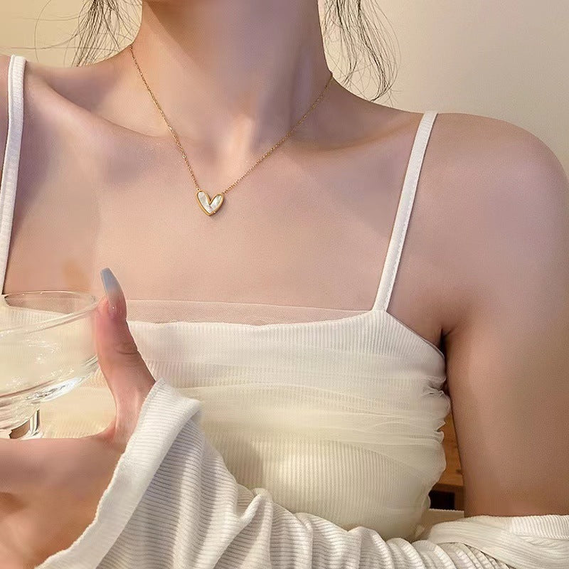 Love Mother-of-pearl Necklace Clavicle Chain Light Luxury Versatile Titanium Steel Metal Ins Style Light Luxury High-end Versatile Design