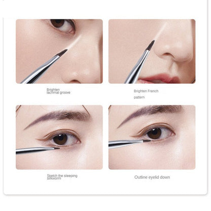 Blade eyeliner brush - Jaazi Intl